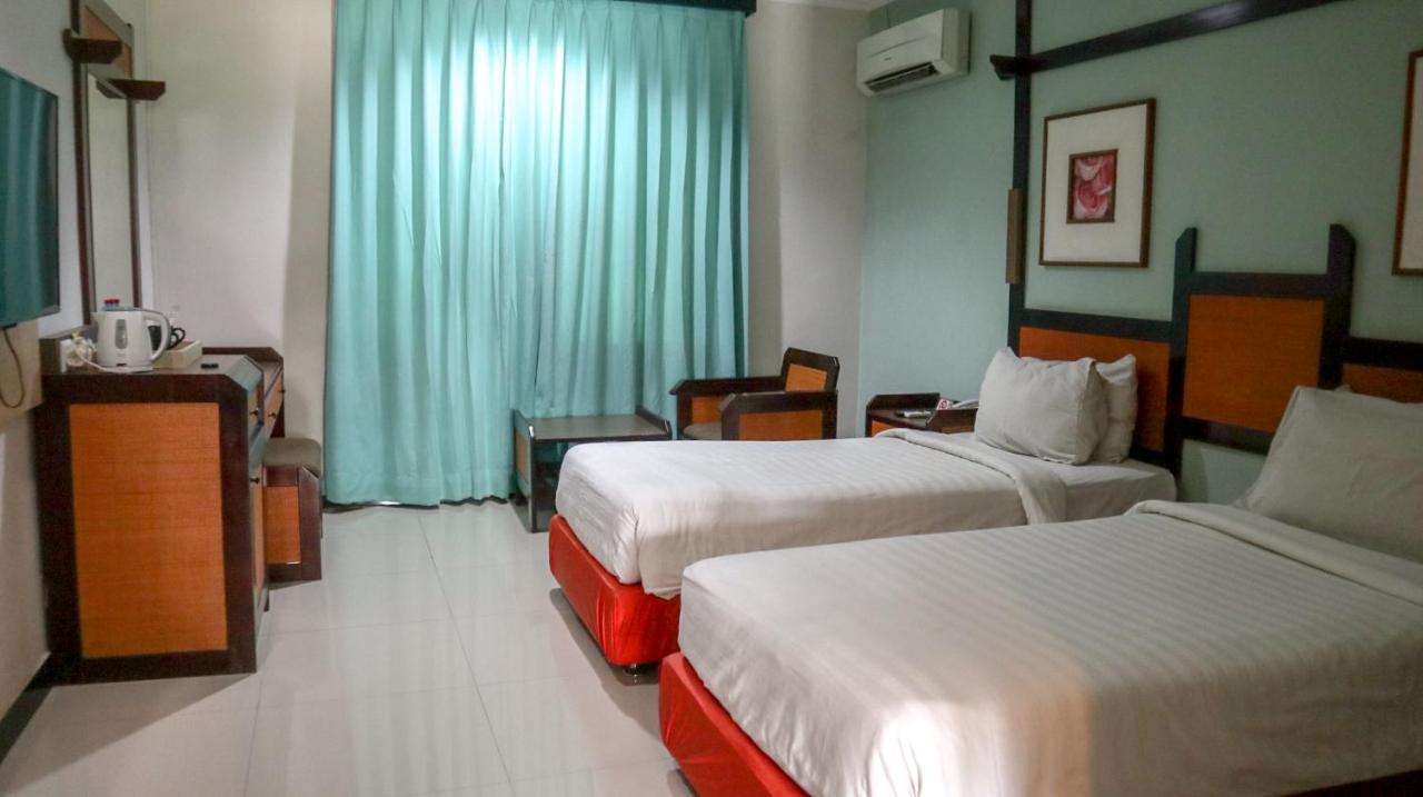 Hotel Sofia Juanda Surabaya Sidoarjo Exterior photo