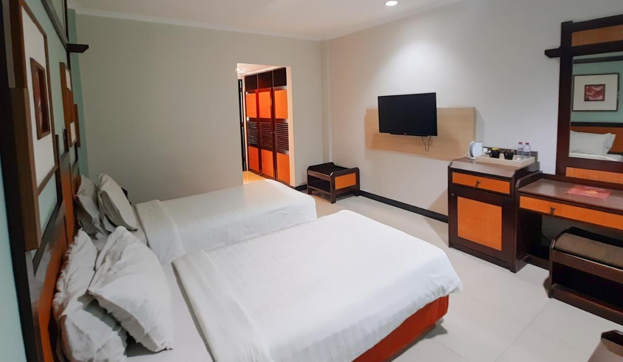 Hotel Sofia Juanda Surabaya Sidoarjo Exterior photo