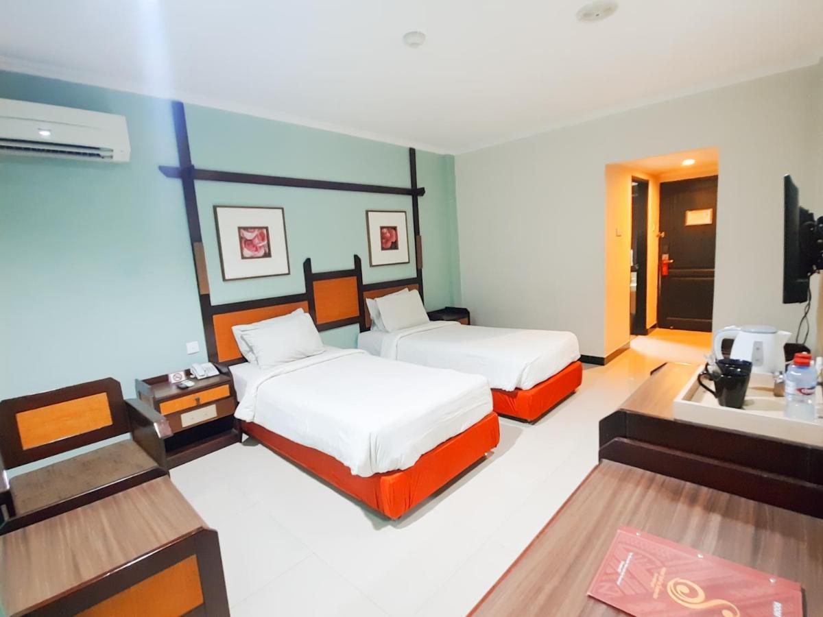 Hotel Sofia Juanda Surabaya Sidoarjo Exterior photo