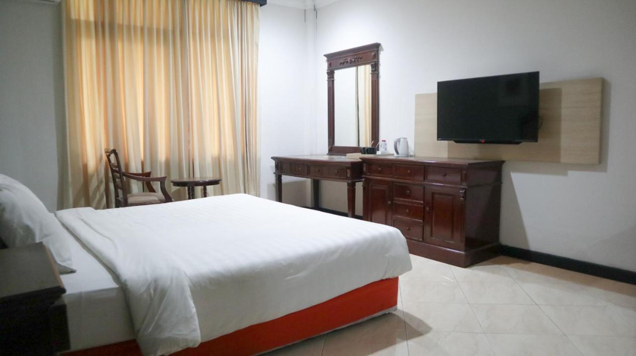 Hotel Sofia Juanda Surabaya Sidoarjo Exterior photo