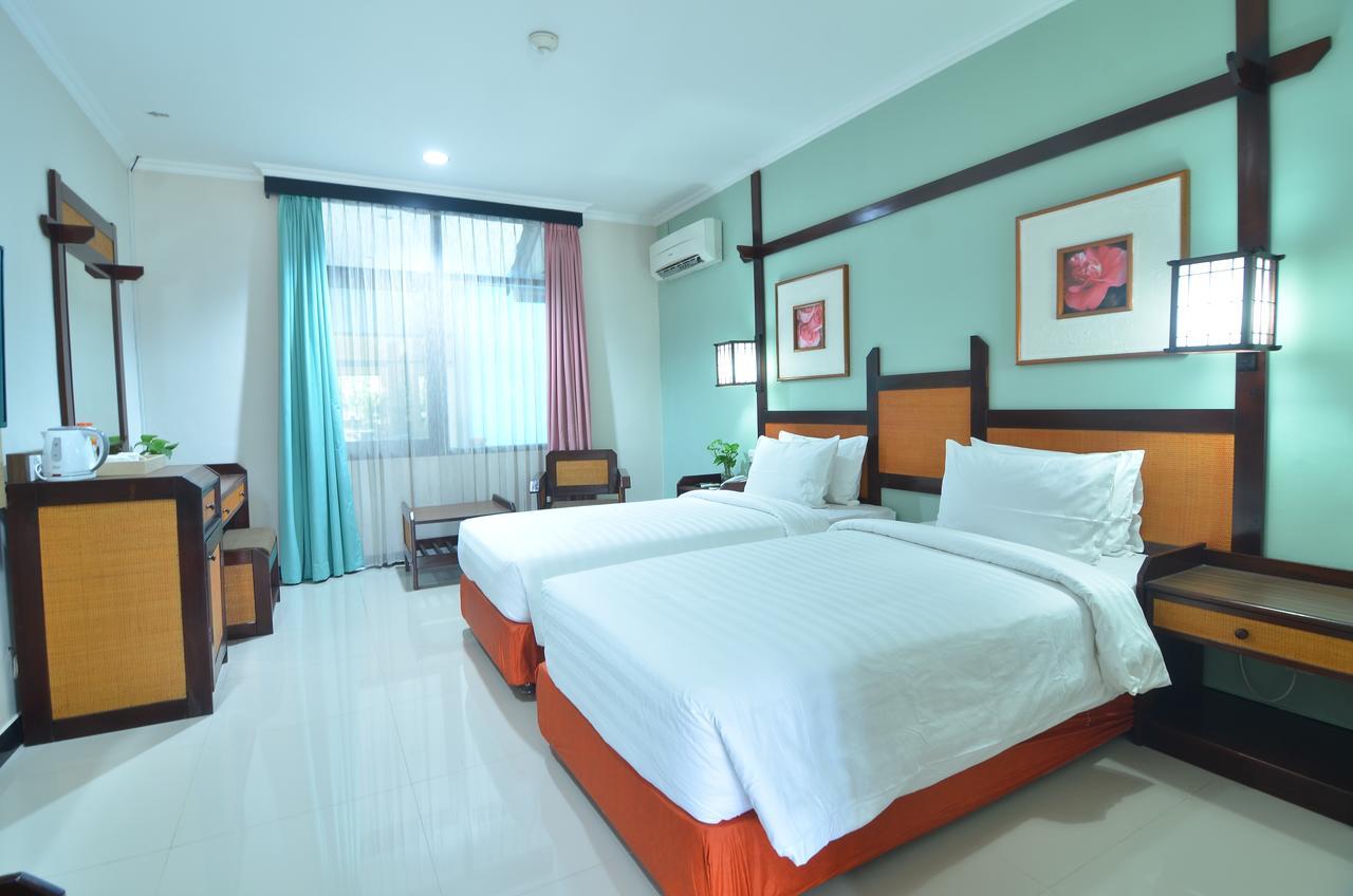 Hotel Sofia Juanda Surabaya Sidoarjo Exterior photo