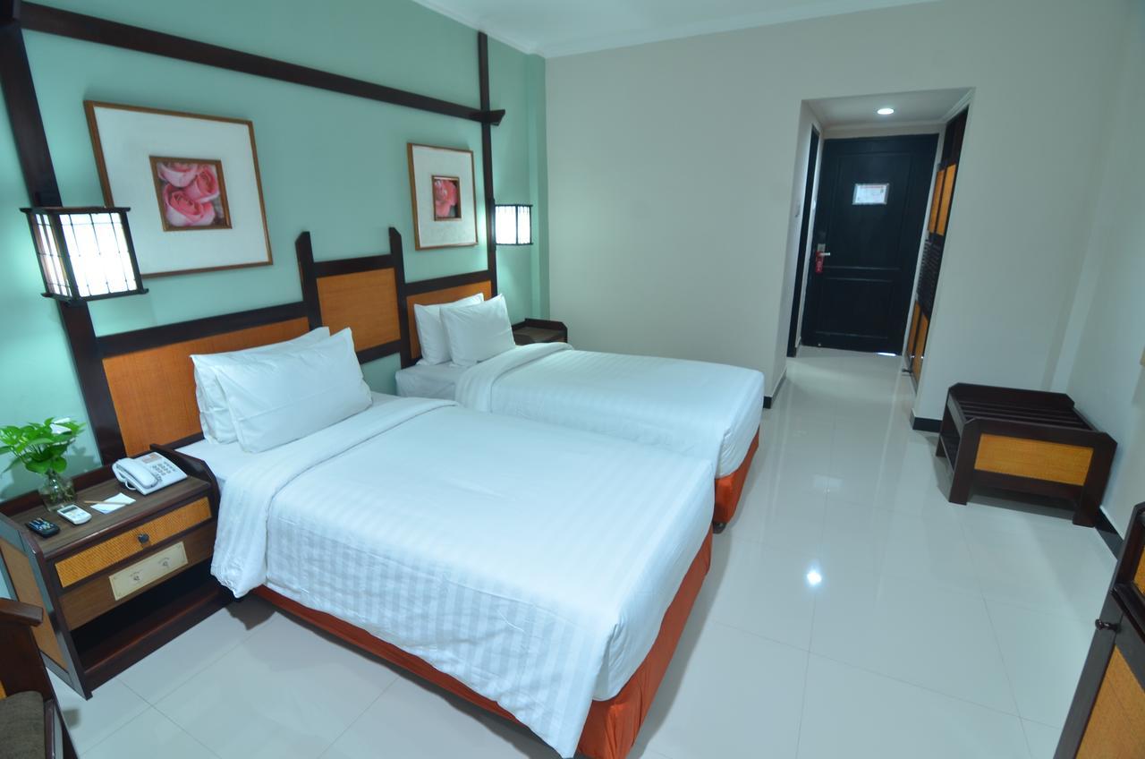 Hotel Sofia Juanda Surabaya Sidoarjo Exterior photo