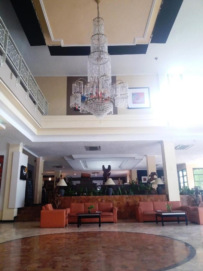 Hotel Sofia Juanda Surabaya Sidoarjo Exterior photo