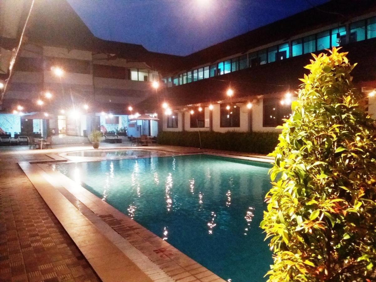 Hotel Sofia Juanda Surabaya Sidoarjo Exterior photo